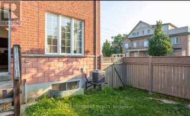 3 HERZBERG GARDENS Toronto (York University Heights) Ontario photo 23