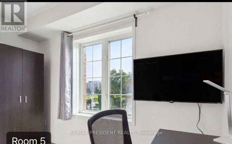3 HERZBERG GARDENS, Toronto (York University Heights), Ontario, M3J3P5