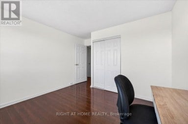708 - 100 LEEWARD GLENWAY Toronto (Flemingdon Park) Ontario photo 22