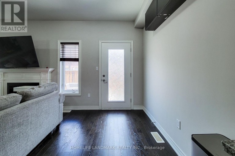 52 SONOMA VALLEY CRESCENT, Hamilton (Mewburn), Ontario, L9B0J3
