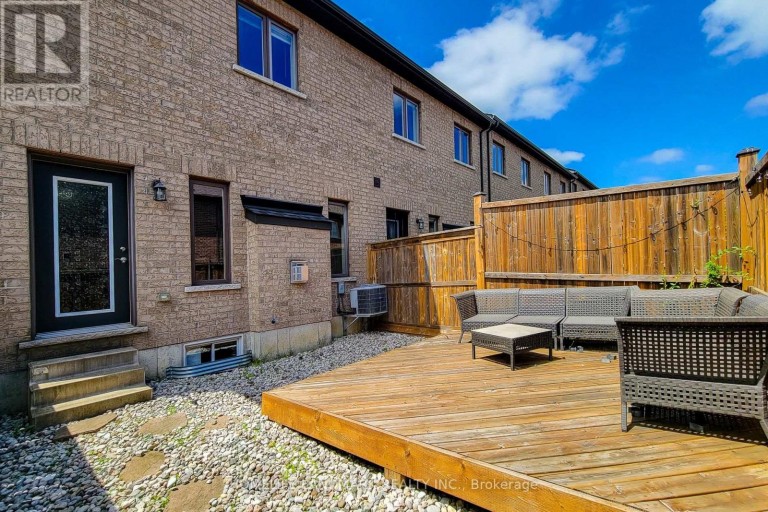 52 SONOMA VALLEY CRESCENT, Hamilton (Mewburn), Ontario, L9B0J3