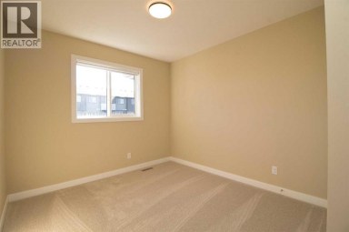 342 Sundown Road Cochrane Alberta photo 17