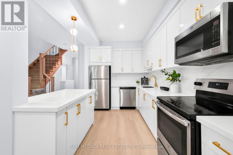 26 DAYMAN DRIVE, Hamilton (Meadowlands), Ontario, L9K0J9