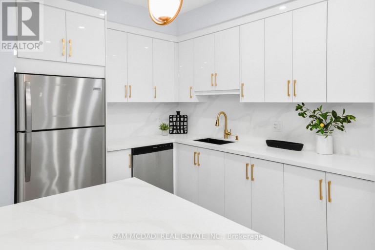 26 DAYMAN DRIVE, Hamilton (Meadowlands), Ontario, L9K0J9