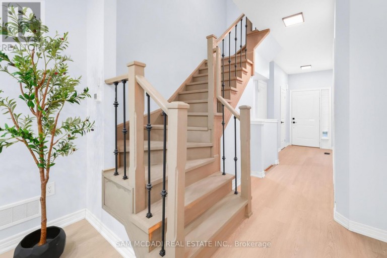 26 DAYMAN DRIVE, Hamilton (Meadowlands), Ontario, L9K0J9