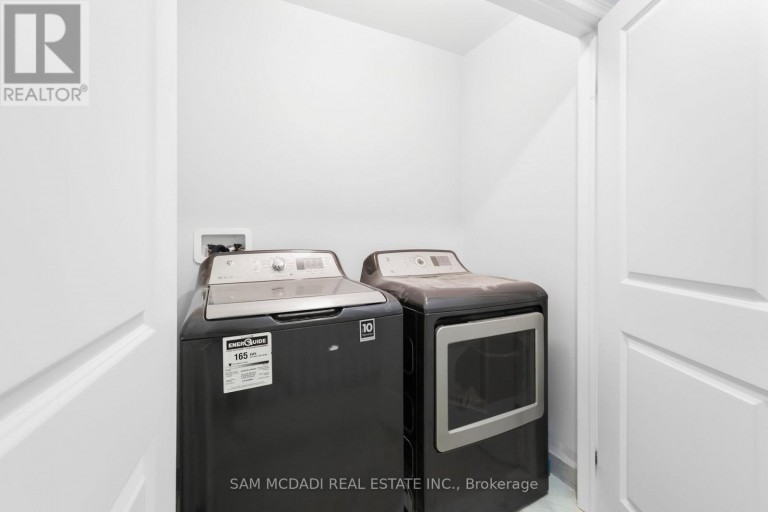 26 DAYMAN DRIVE, Hamilton (Meadowlands), Ontario, L9K0J9