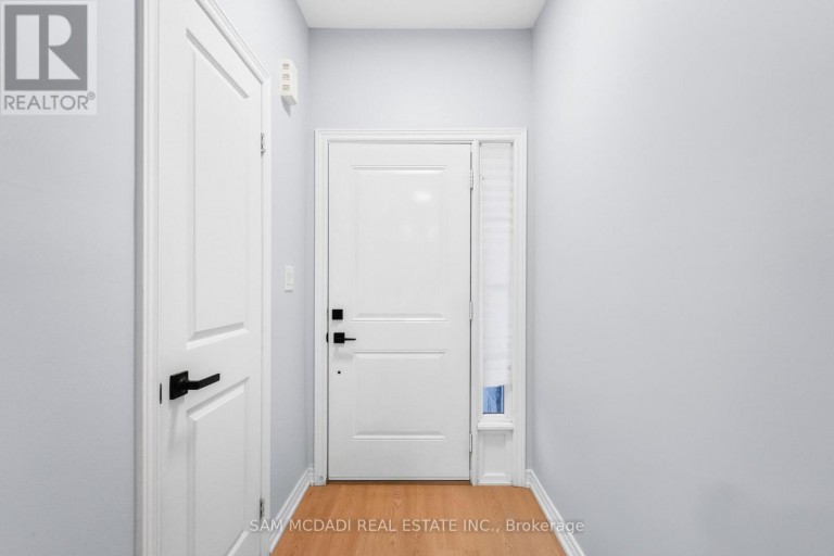 26 DAYMAN DRIVE, Hamilton (Meadowlands), Ontario, L9K0J9
