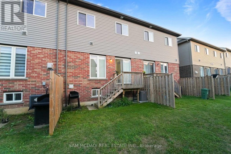 26 DAYMAN DRIVE, Hamilton (Meadowlands), Ontario, L9K0J9
