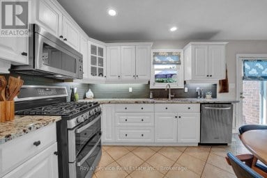 88 SIMPSON AVENUE Clarington (Bowmanville) Ontario photo 15