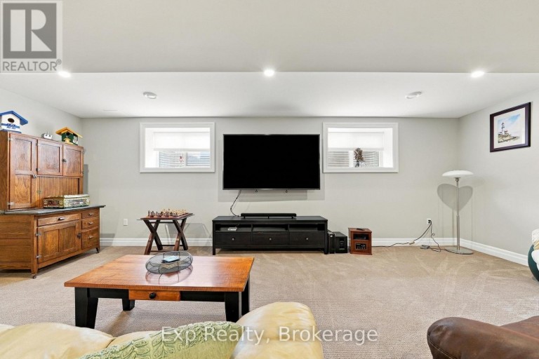 52 GAVIN CRESCENT, Quinte West (Murray Ward), Ontario, K8V0H2