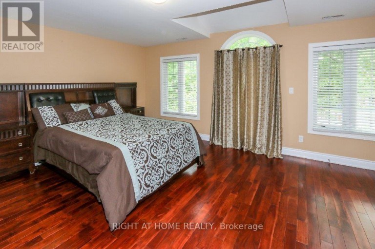 4441 LAWRENCE AVENUE E, Toronto (West Hill), Ontario, M1E2T6