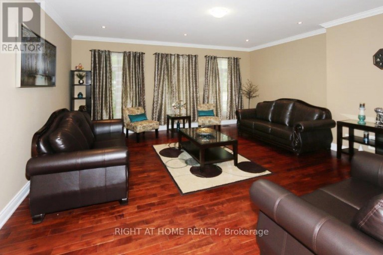 4441 LAWRENCE AVENUE E, Toronto (West Hill), Ontario, M1E2T6