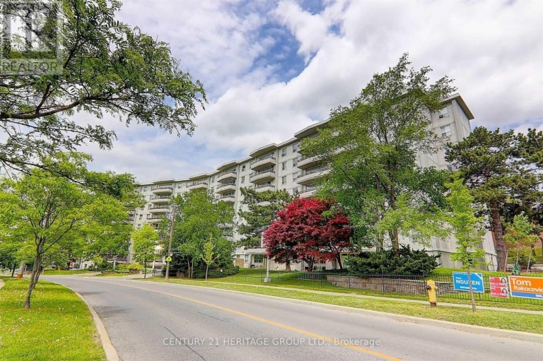 411 - 80 GRANDRAVINE DRIVE, Toronto (York University Heights), Ontario, M3J1B2