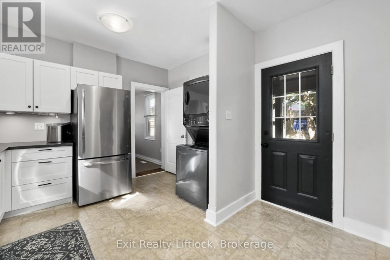 21 AYLMER STREET S, Peterborough (Town Ward 3), Ontario, K9J3H6