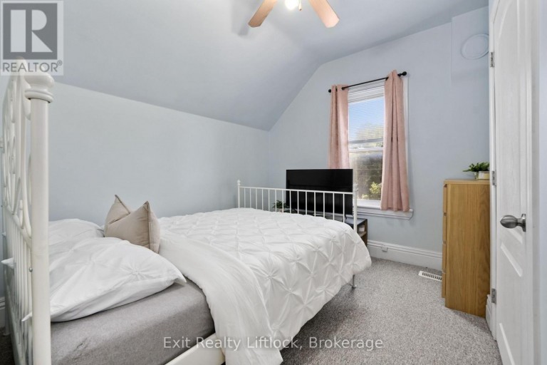 21 AYLMER STREET S, Peterborough (Town Ward 3), Ontario, K9J3H6