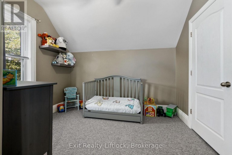 21 AYLMER STREET S, Peterborough (Town Ward 3), Ontario, K9J3H6