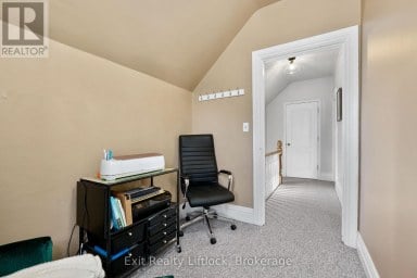 21 AYLMER STREET S Peterborough (Town Ward 3) Ontario photo 24