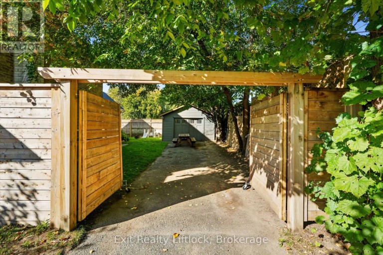 21 AYLMER STREET S, Peterborough (Town Ward 3), Ontario, K9J3H6