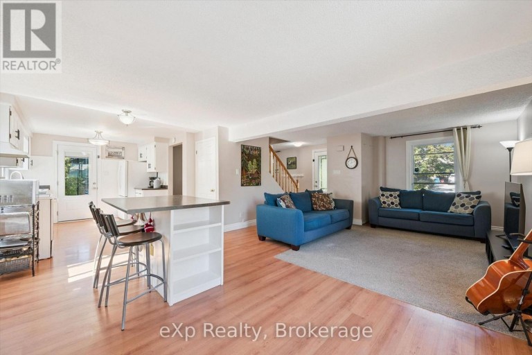 1 CHESTERTON LANE, Guelph (Grange Road), Ontario, N1E6T1