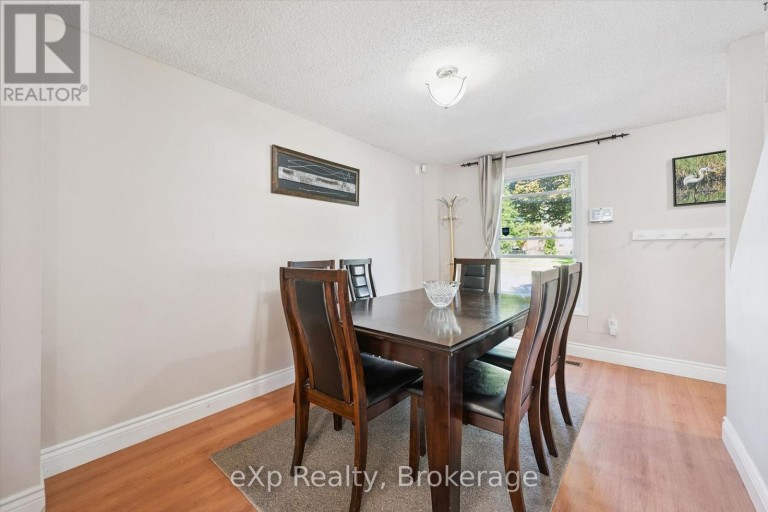 1 CHESTERTON LANE, Guelph (Grange Road), Ontario, N1E6T1