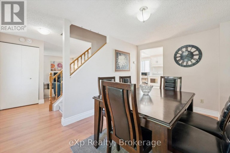 1 CHESTERTON LANE, Guelph (Grange Road), Ontario, N1E6T1