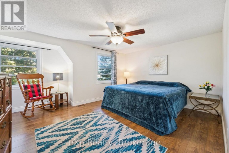 1 CHESTERTON LANE, Guelph (Grange Road), Ontario, N1E6T1