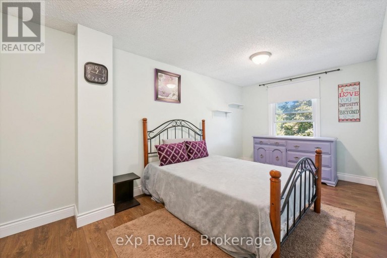 1 CHESTERTON LANE, Guelph (Grange Road), Ontario, N1E6T1
