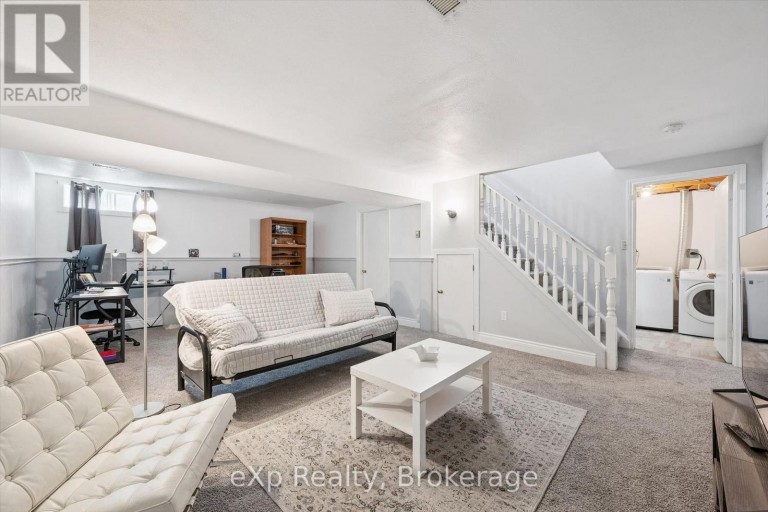1 CHESTERTON LANE, Guelph (Grange Road), Ontario, N1E6T1
