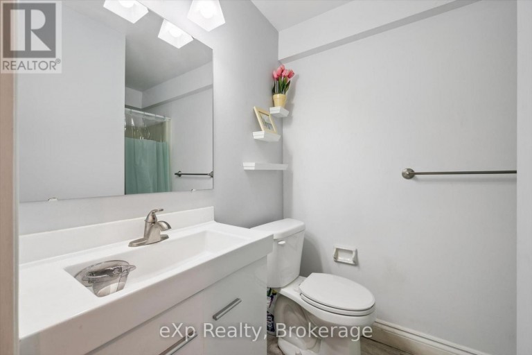 1 CHESTERTON LANE, Guelph (Grange Road), Ontario, N1E6T1