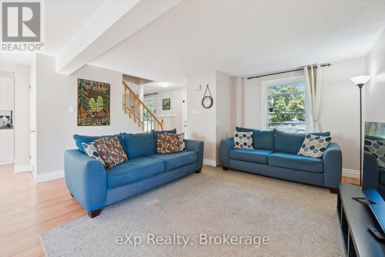 1 CHESTERTON LANE, Guelph (Grange Road), Ontario, N1E6T1