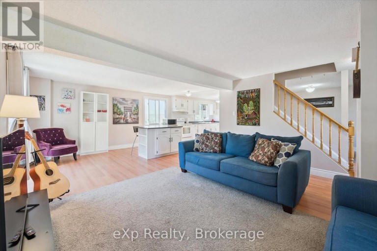 1 CHESTERTON LANE, Guelph (Grange Road), Ontario, N1E6T1