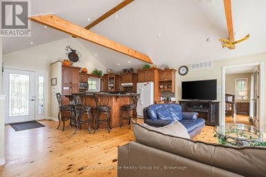 15190 HIGHWAY 118 Dysart et al (Dysart) Ontario photo 12
