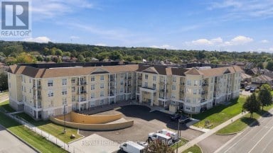 106 - 21 BROOKHOUSE DRIVE Clarington (Newcastle) Ontario photo 1
