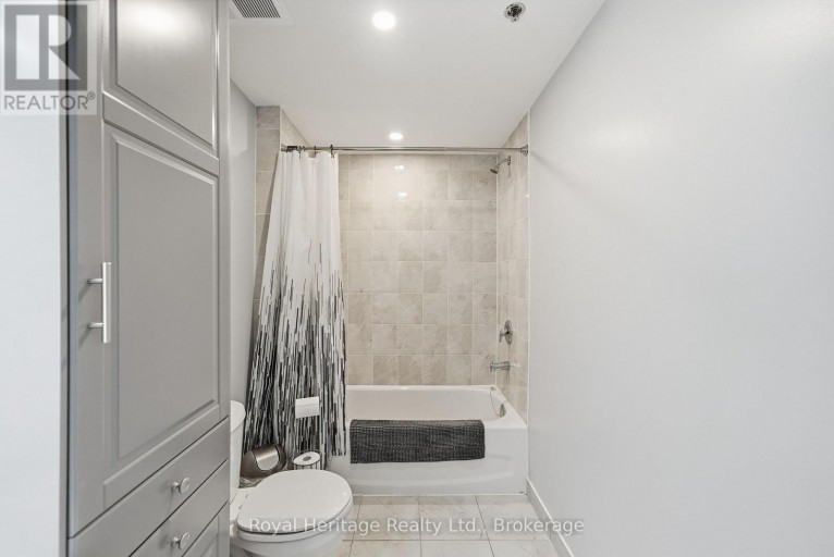 106 - 21 BROOKHOUSE DRIVE, Clarington (Newcastle), Ontario, L1B0V4