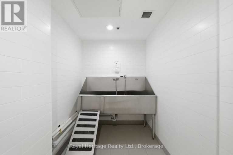 106 - 21 BROOKHOUSE DRIVE, Clarington (Newcastle), Ontario, L1B0V4