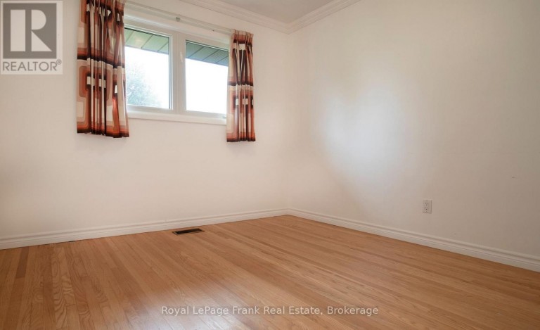 407 GLENCASTLE AVENUE, Oshawa (Northglen), Ontario, L1J3K7