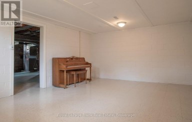 407 GLENCASTLE AVENUE Oshawa (Northglen) Ontario photo 21