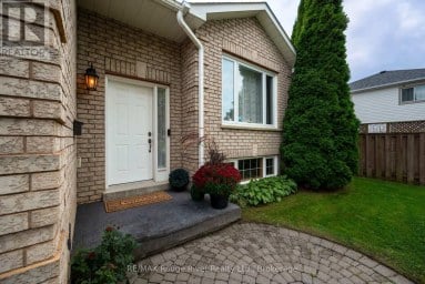 792 GREER CRESCENT Cobourg Ontario photo 2