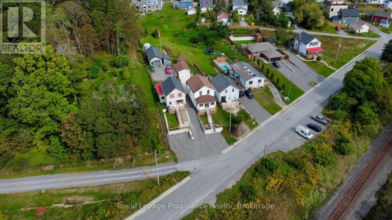 30 ALEXANDER STREET, Port Hope, Ontario, L1A1B2