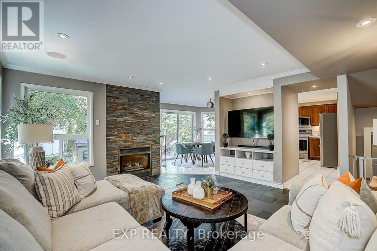 499 SILKEN LAUMANN DRIVE, Newmarket (Stonehaven-Wyndham), Ontario, L3X2H9