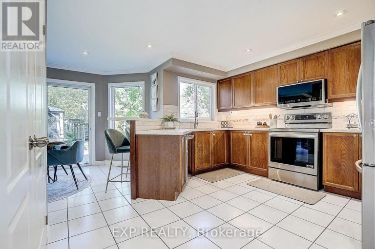 499 SILKEN LAUMANN DRIVE, Newmarket (Stonehaven-Wyndham), Ontario, L3X2H9