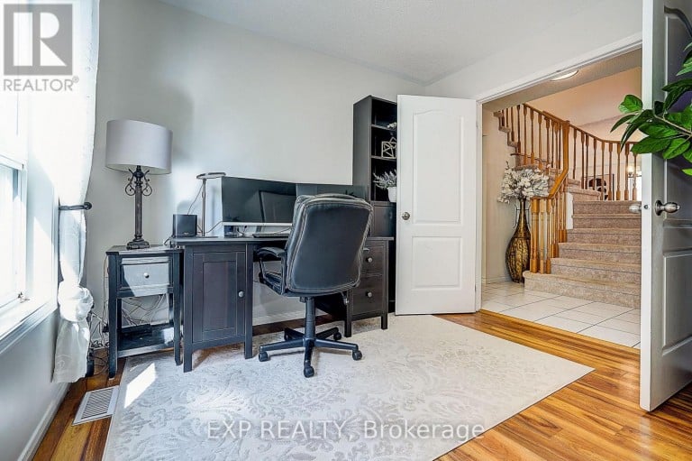 499 SILKEN LAUMANN DRIVE, Newmarket (Stonehaven-Wyndham), Ontario, L3X2H9