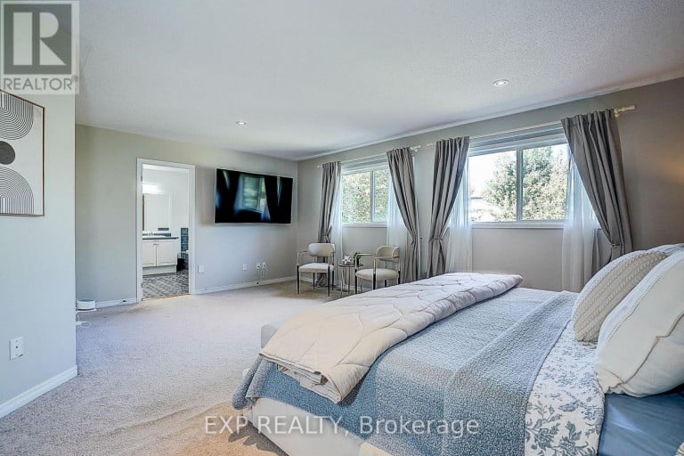 499 SILKEN LAUMANN DRIVE, Newmarket (Stonehaven-Wyndham), Ontario, L3X2H9