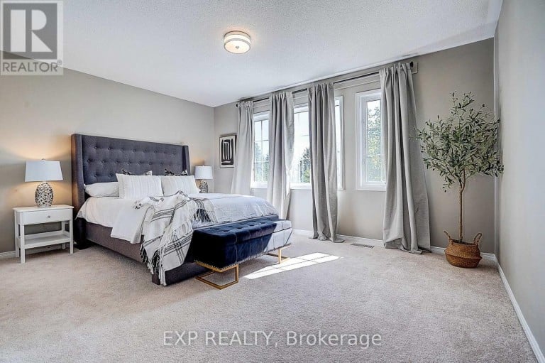 499 SILKEN LAUMANN DRIVE, Newmarket (Stonehaven-Wyndham), Ontario, L3X2H9