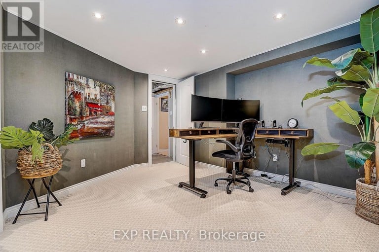 499 SILKEN LAUMANN DRIVE, Newmarket (Stonehaven-Wyndham), Ontario, L3X2H9
