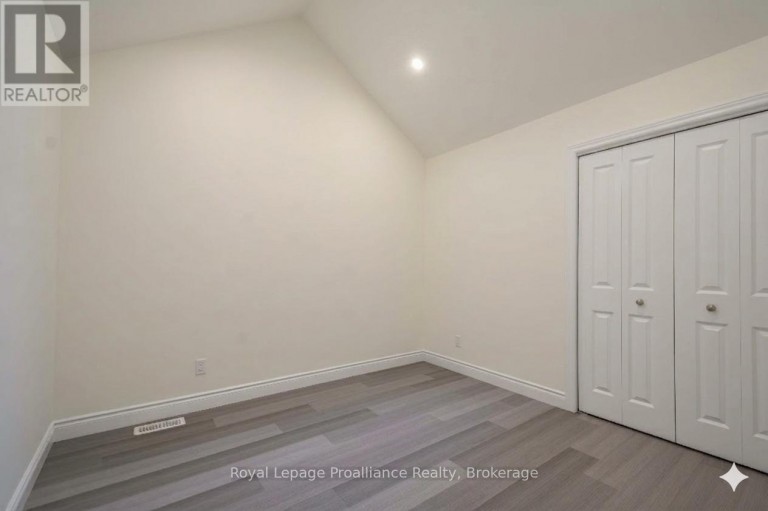121 FARRINGTON CRESCENT, Prince Edward County (Picton Ward), Ontario, K0K2T0