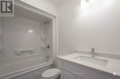 121 FARRINGTON CRESCENT Prince Edward County (Picton Ward) Ontario photo 15