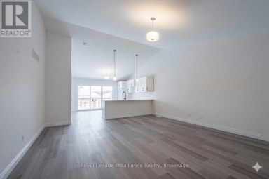 121 FARRINGTON CRESCENT Prince Edward County (Picton Ward) Ontario photo 4