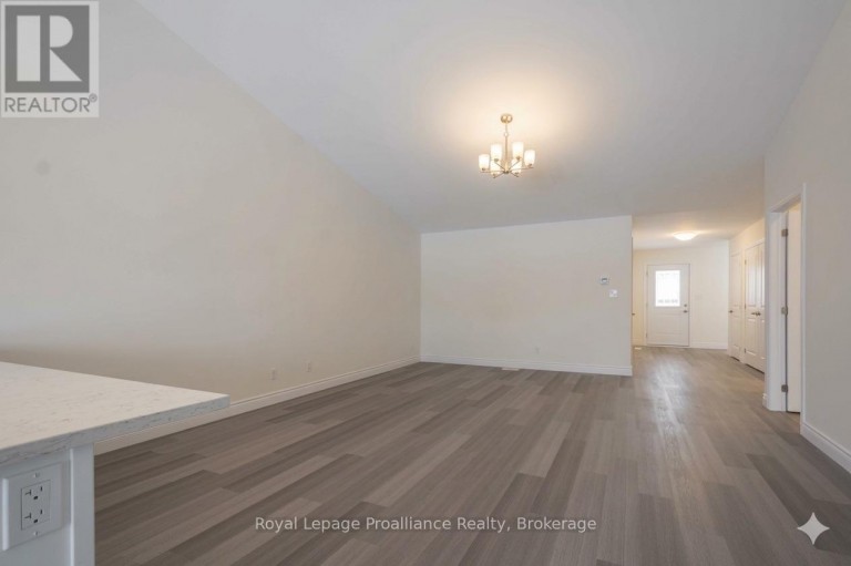 121 FARRINGTON CRESCENT, Prince Edward County (Picton Ward), Ontario, K0K2T0