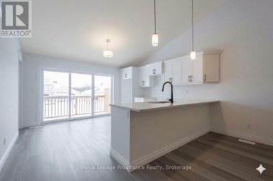 121 FARRINGTON CRESCENT Prince Edward County (Picton Ward) Ontario photo 7